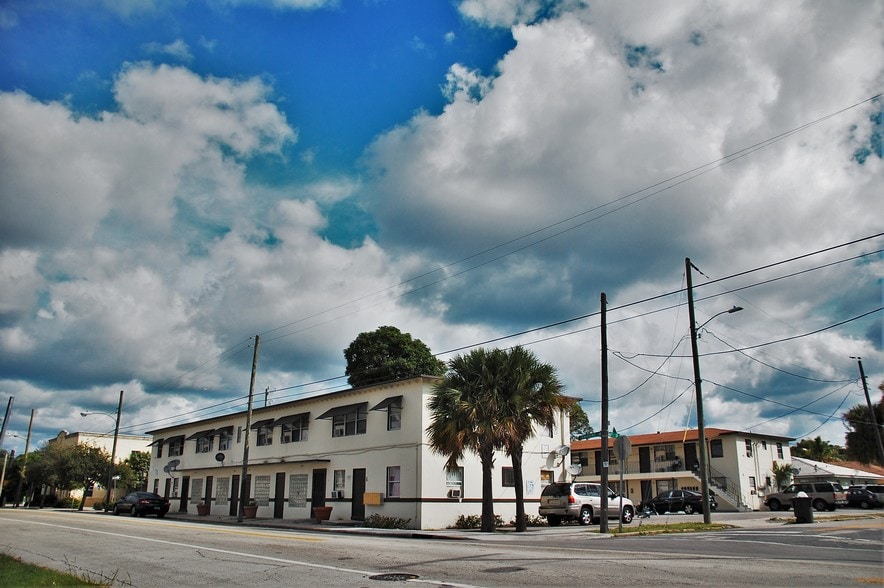 925 6th St, West Palm Beach, FL for sale - Building Photo - Image 2 of 16