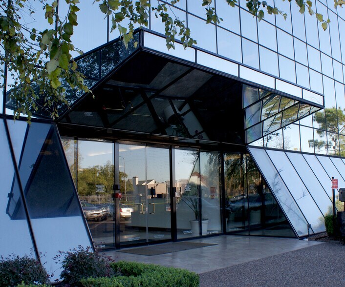 9896 Bissonnet St, Houston, TX à louer - Photo du bâtiment - Image 2 de 5