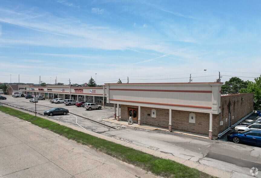 8902-8948 Saint Peter St, Indianapolis, IN à louer - Photo du bâtiment - Image 3 de 3