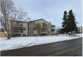 11320 34th St NW, Edmonton, AB à vendre - Photo principale - Image 1 de 1