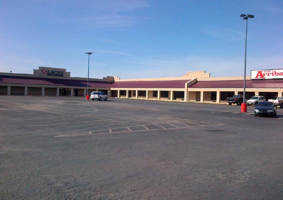 2400 Veterans Blvd, Del Rio, TX for lease Primary Photo- Image 1 of 7