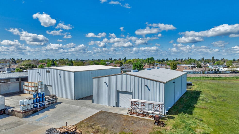 89 Academy Ave, Sanger, CA for sale - Building Photo - Image 3 of 12
