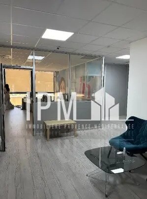 Office in Marseille for lease - Interior Photo - Image 2 of 5