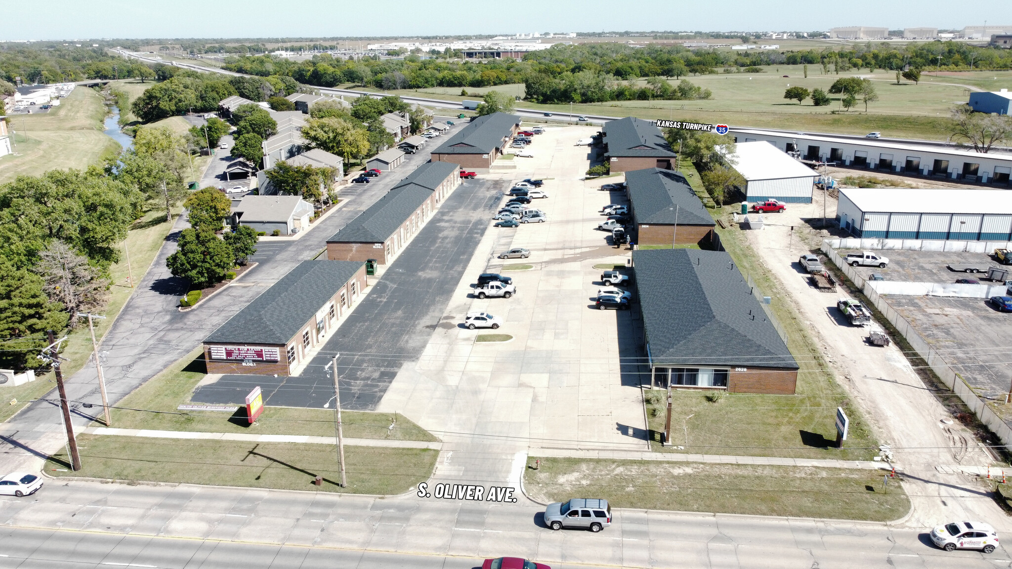 2624-2628 S Oliver St, Wichita, KS à louer Photo du b timent- Image 1 de 6