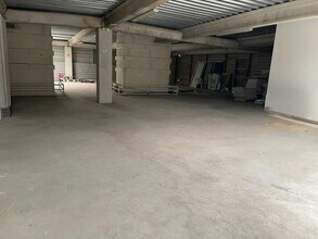 Flex dans Gémenos à louer Photo du bâtiment- Image 1 de 2