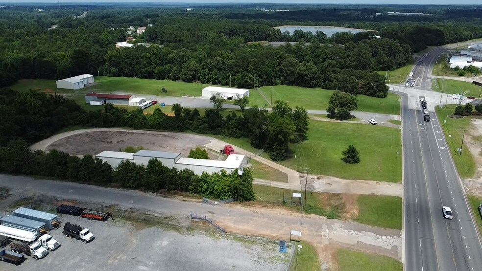 2721 E SH 31, Kilgore, TX à louer - Photo du bâtiment - Image 2 de 3