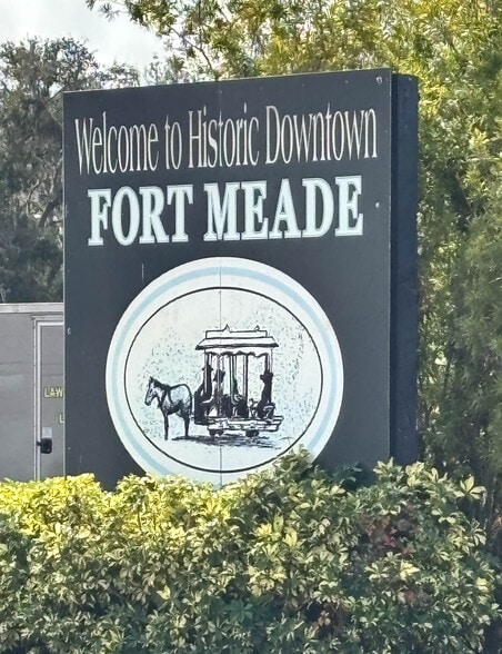 945 E Broadway St, Fort Meade, FL for sale - Building Photo - Image 2 of 21