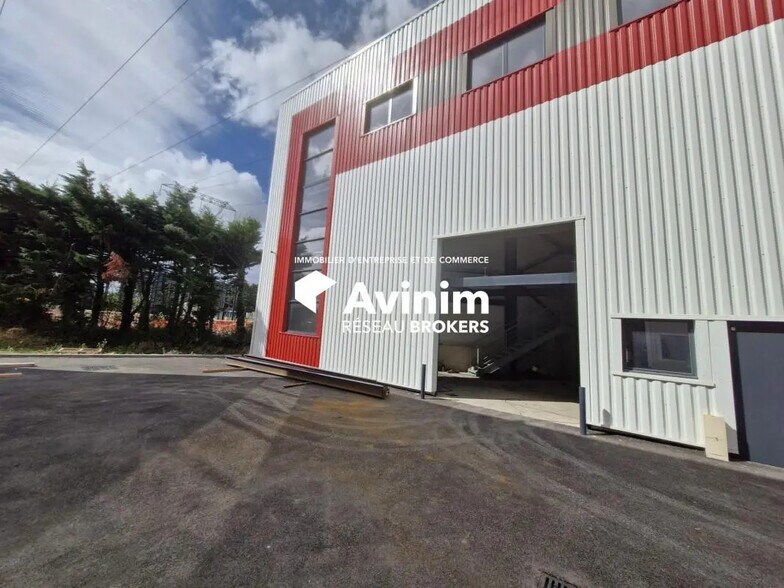 Industrial in Tremblay-en-France for lease - Building Photo - Image 1 of 5