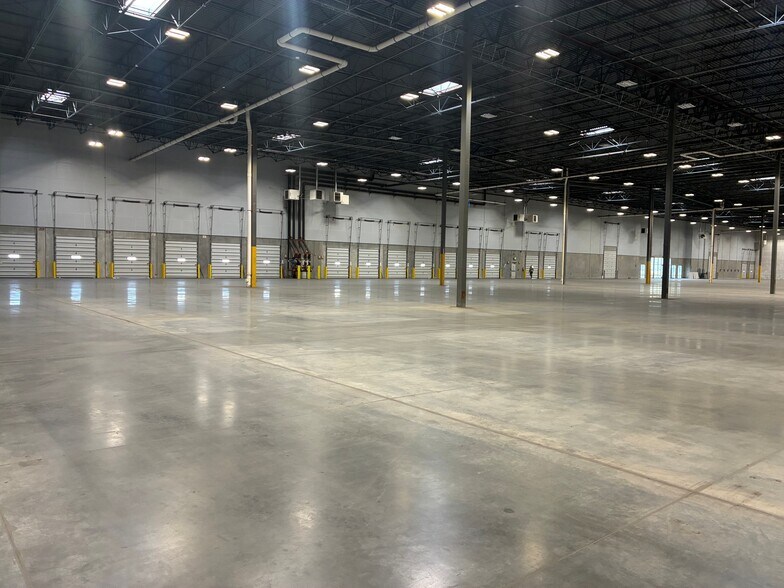 4475 W 700 S, Salt Lake City, UT à louer - Photo du bâtiment - Image 3 de 11