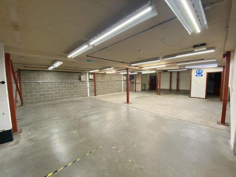 Bermuda Rd, Ipswich à louer - Photo du bâtiment - Image 3 de 5