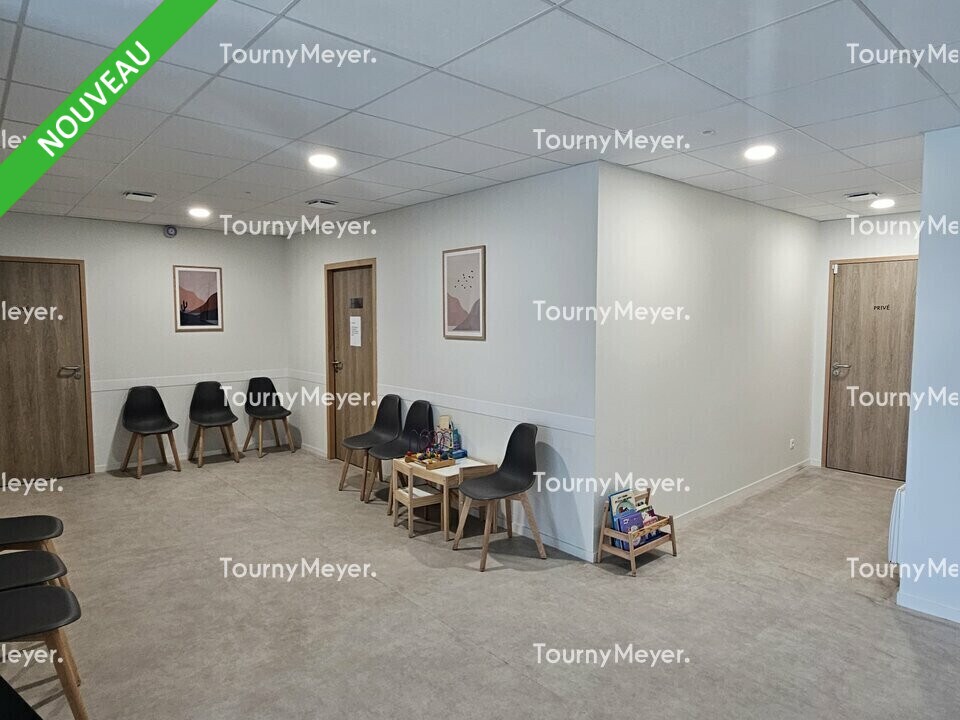 Office/Medical in Nouvoitou for lease Interior Photo- Image 1 of 6