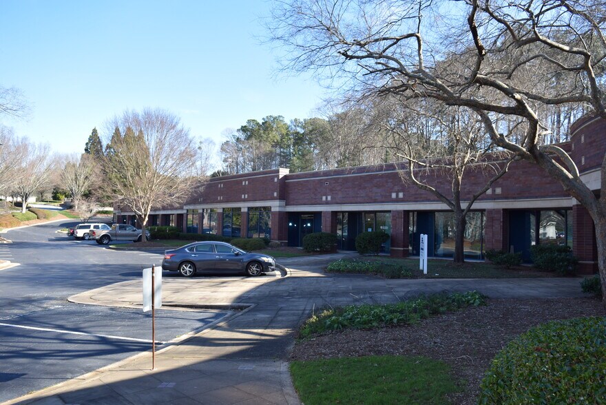 1000 Mansell Exchange W, Alpharetta, GA à louer - Photo du bâtiment - Image 2 de 23