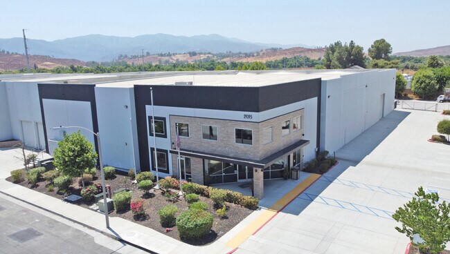 Plus de détails pour 29395 Hunco Way, Lake Elsinore, CA - Industriel à louer