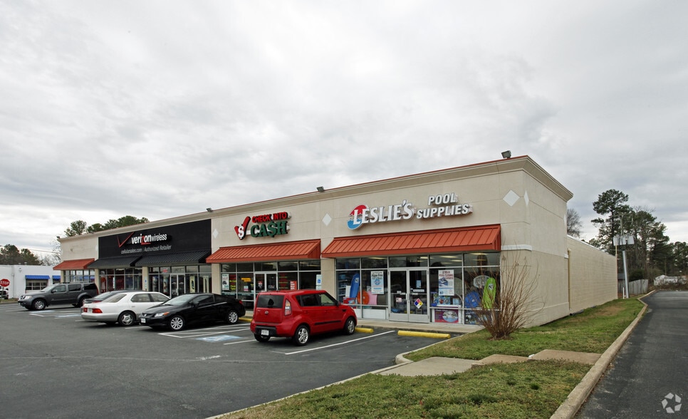 7601 W Broad St, Richmond, VA à louer - Photo du bâtiment - Image 2 de 3