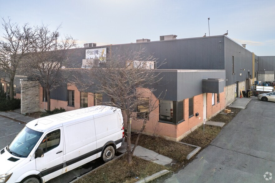 71 Steinway Blvd, Toronto, ON à vendre - Photo principale - Image 1 de 1