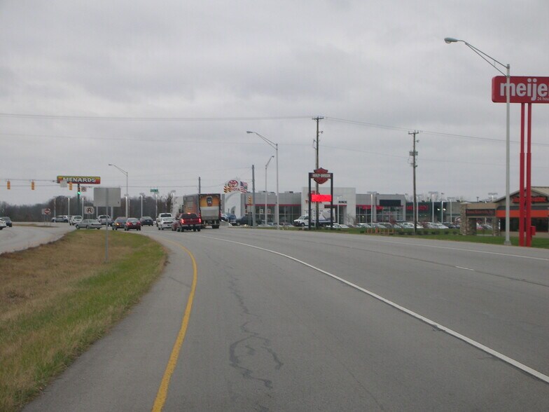 2910 N Nebo Rd, Muncie, IN for sale - Primary Photo - Image 1 of 2