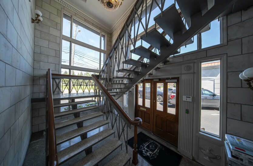 51-53 W Long Lake Rd, Bloomfield Hills, MI à vendre - Photo du bâtiment - Image 2 de 11