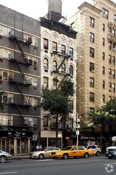 533 3rd Ave, New York, NY à louer - Photo du bâtiment - Image 2 de 13