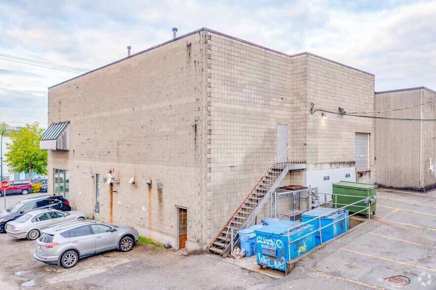 250 1st Av, Vancouver, BC à louer - Photo du bâtiment - Image 2 de 3