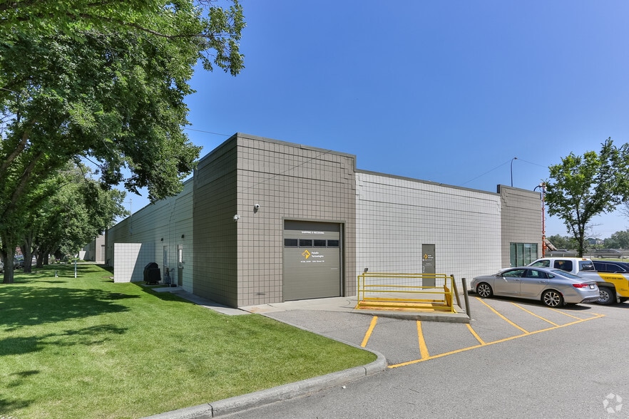 6330 12th St SE, Calgary, AB for lease - Building Photo - Image 2 of 5