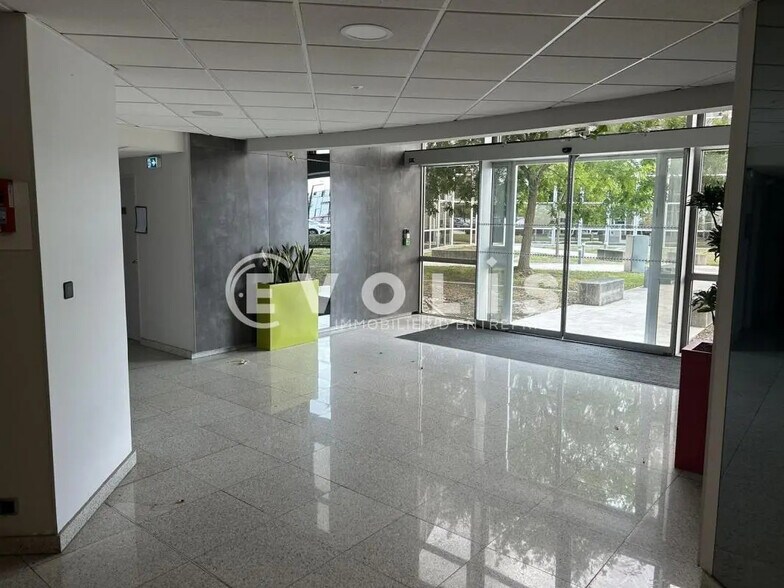 21 Avenue De Canteranne, Pessac for lease - Building Photo - Image 2 of 19