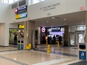 700 E Tri-State Toll Rd, South Holland, IL à louer Photo du bâtiment- Image 2 de 5