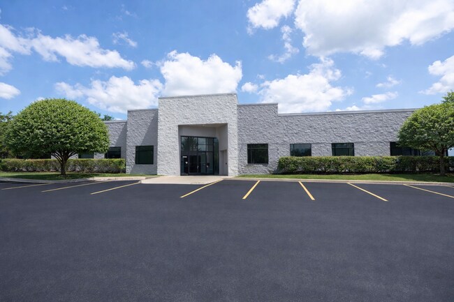 Plus de détails pour 47828 Halyard Dr, Plymouth, MI - Local d'activités à louer