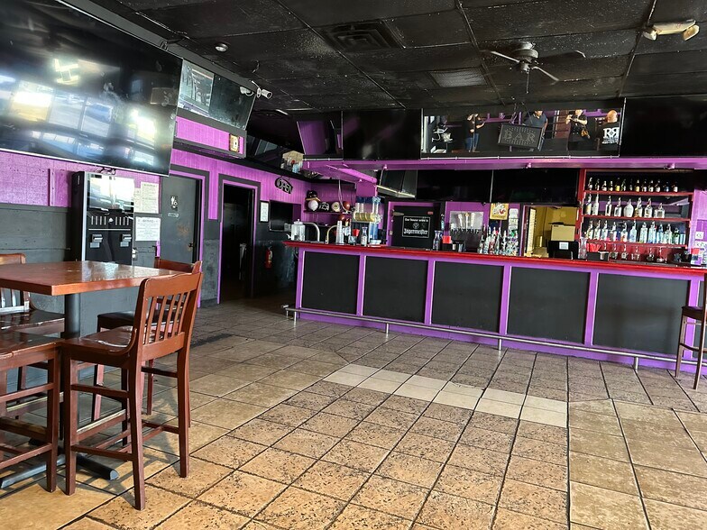 844 Secretary Dr, Arlington, TX à louer - Photo principale - Image 1 de 2