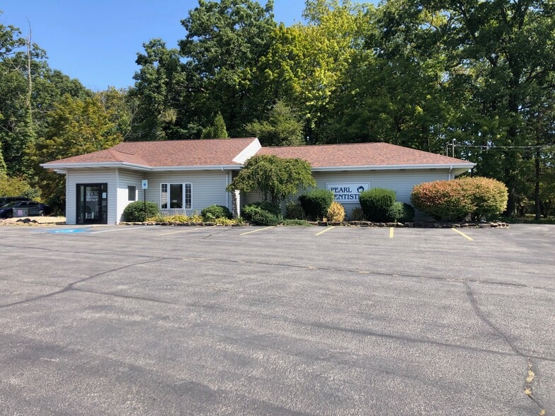 101 Oak Ridge Dr, Butler, PA for sale - Building Photo - Image 1 of 13