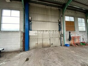 Flex in Lyon for lease Interior Photo- Image 2 of 5