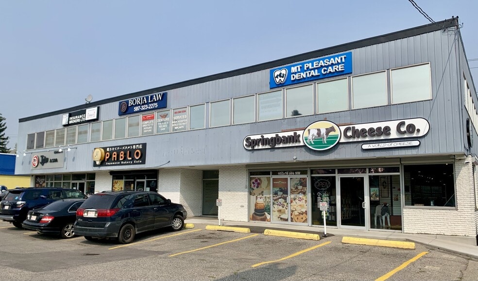602 16th Ave NW, Calgary, AB à louer - Photo du bâtiment - Image 1 de 5