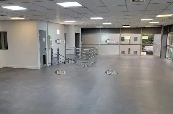 Office in Champigny-sur-Marne for lease - Interior Photo - Image 2 of 4