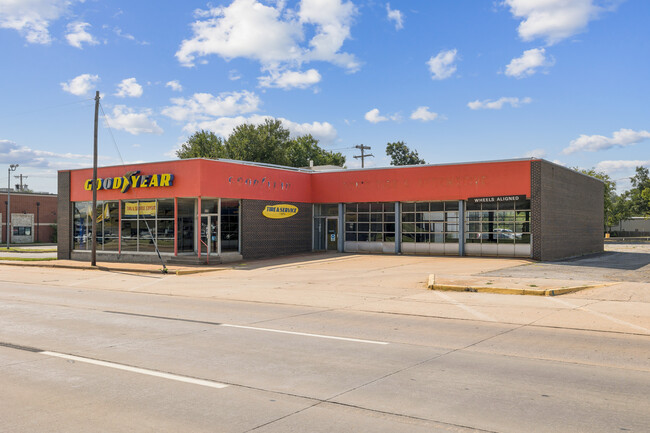 More details for 6416 NW 39th Expy, Bethany, OK - Retail for Auction