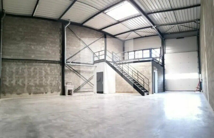 Bureau dans Genas à louer - Photo intérieure - Image 2 de 12