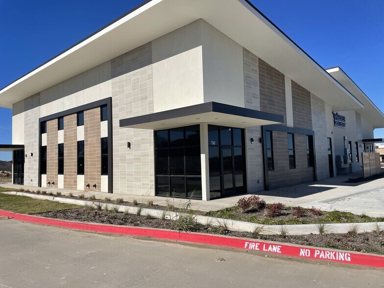 7040 Harris Pky, Fort Worth, TX à louer - Photo du bâtiment - Image 3 de 7