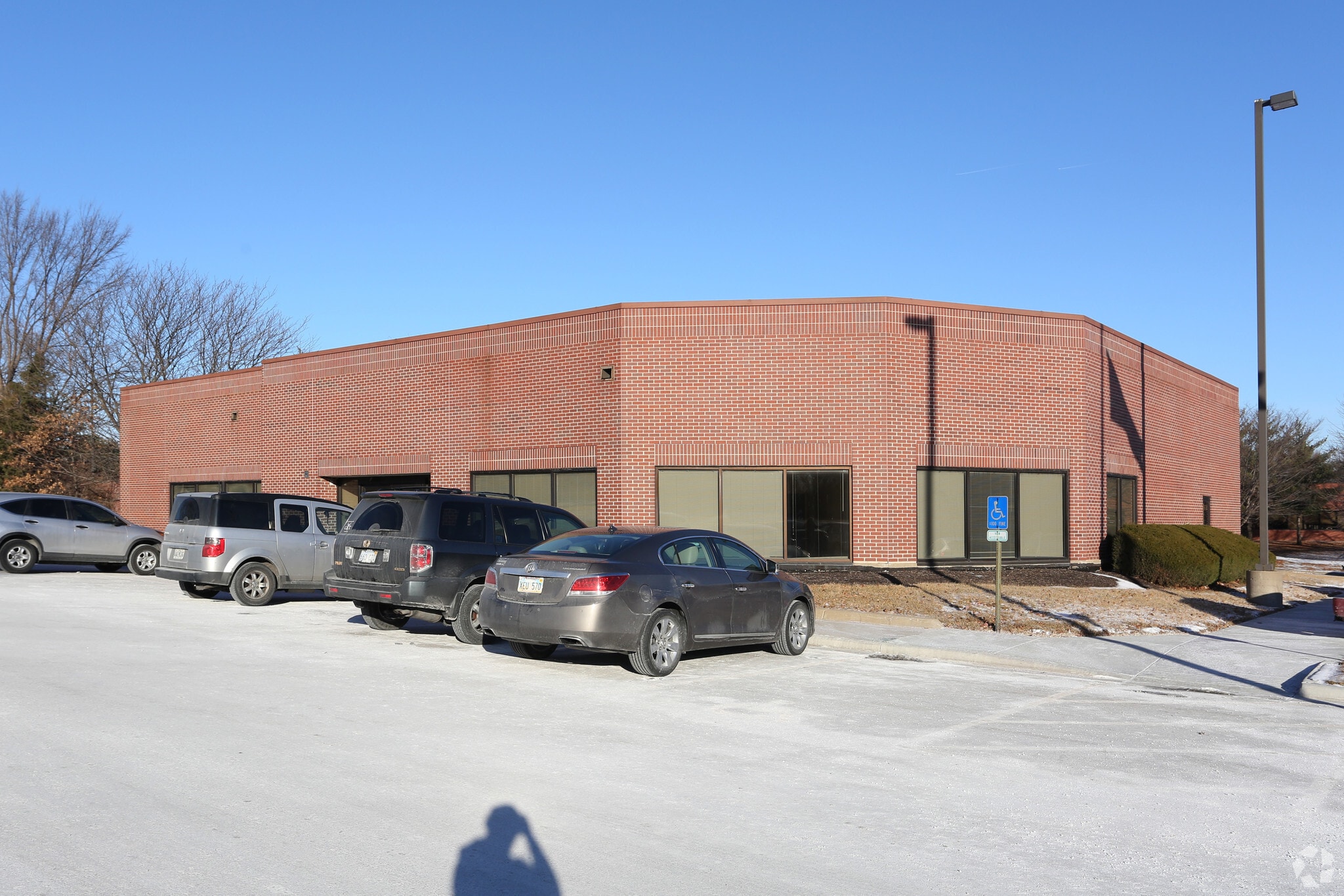 Laboratory and Office Campus Lexna portfolio of 2 properties for sale on LoopNet.ca Primary Photo- Image 1 of 3