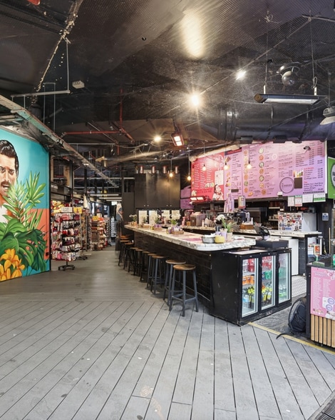 Chalk Farm Rd, London for lease - Primary Photo - Image 1 of 13