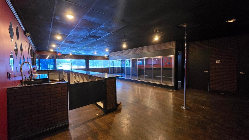 1733 Piedmont Hwy, Piedmont, SC for sale - Interior Photo - Image 3 of 19