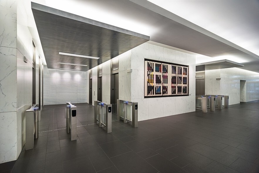 110 E 59th St, New York, NY à louer - Photo du bâtiment - Image 3 de 12