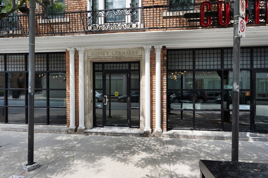46-58 Chatham St W, Windsor, ON for lease - Building Photo - Image 3 of 45