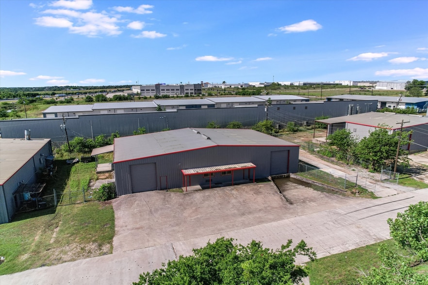255 Interstate Dr, Buda, TX for sale - Building Photo - Image 1 of 8