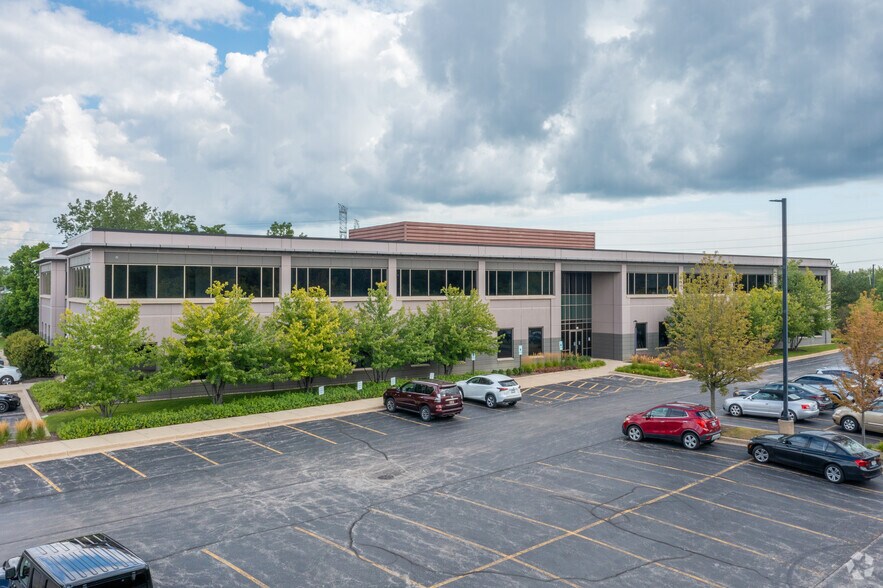 975 Weiland Rd, Buffalo Grove, IL à louer - Photo du bâtiment - Image 2 de 5