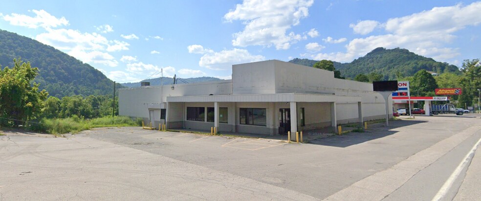 5548 E DuPont Ave, Cedar Grove, WV à louer - Photo du bâtiment - Image 3 de 6