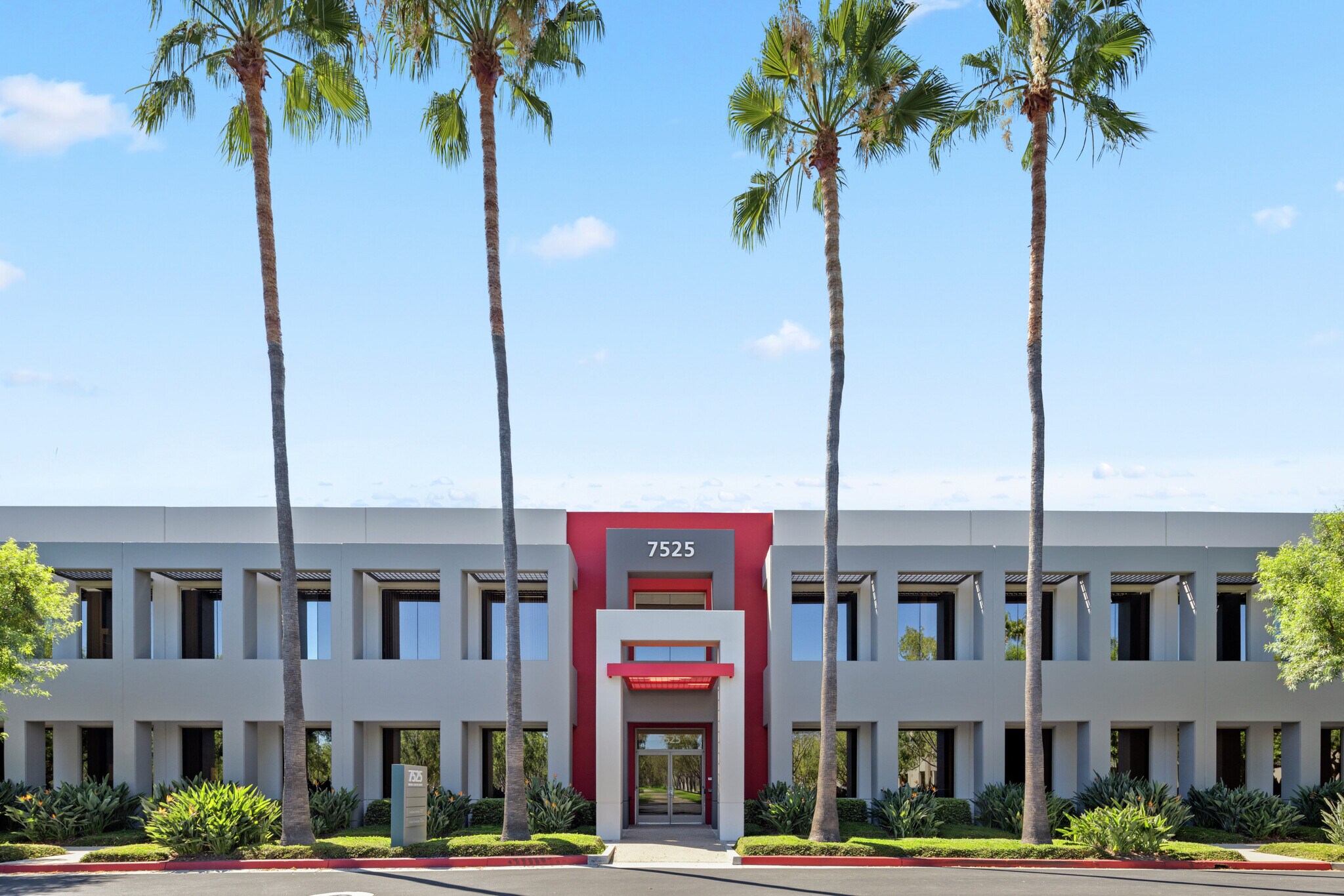 7525 Irvine Center Dr, Irvine, CA for lease Building Photo- Image 1 of 18