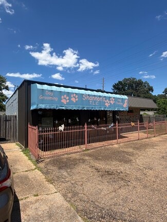 Plus de détails pour 325 Clinton Blvd, Clinton, MS - Commerce de détail à vendre