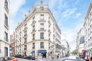 Plus de détails pour Multi-résidentiel à vendre