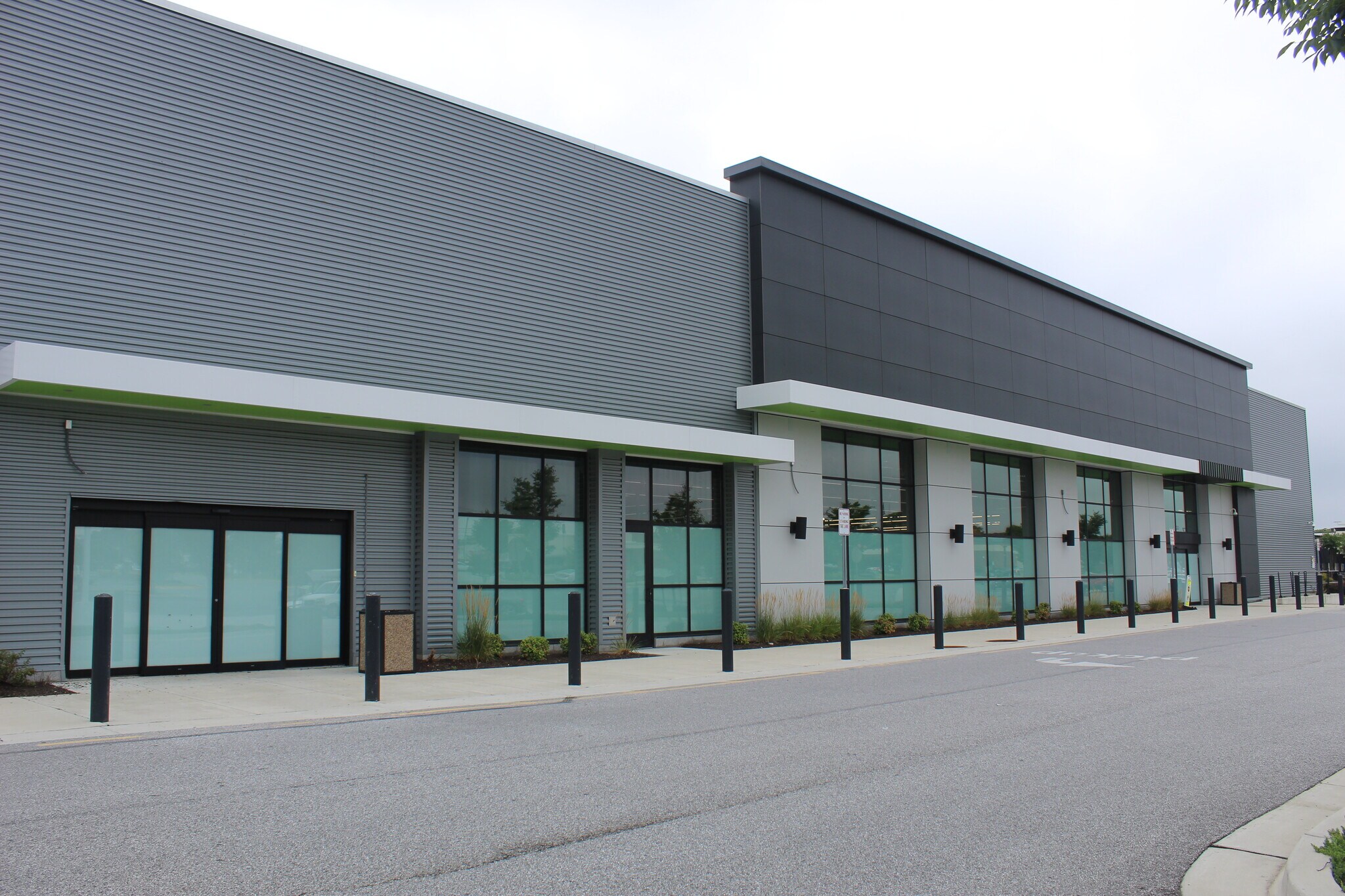 6711 Ritchie Hwy, Glen Burnie, MD for lease Building Photo- Image 1 of 24