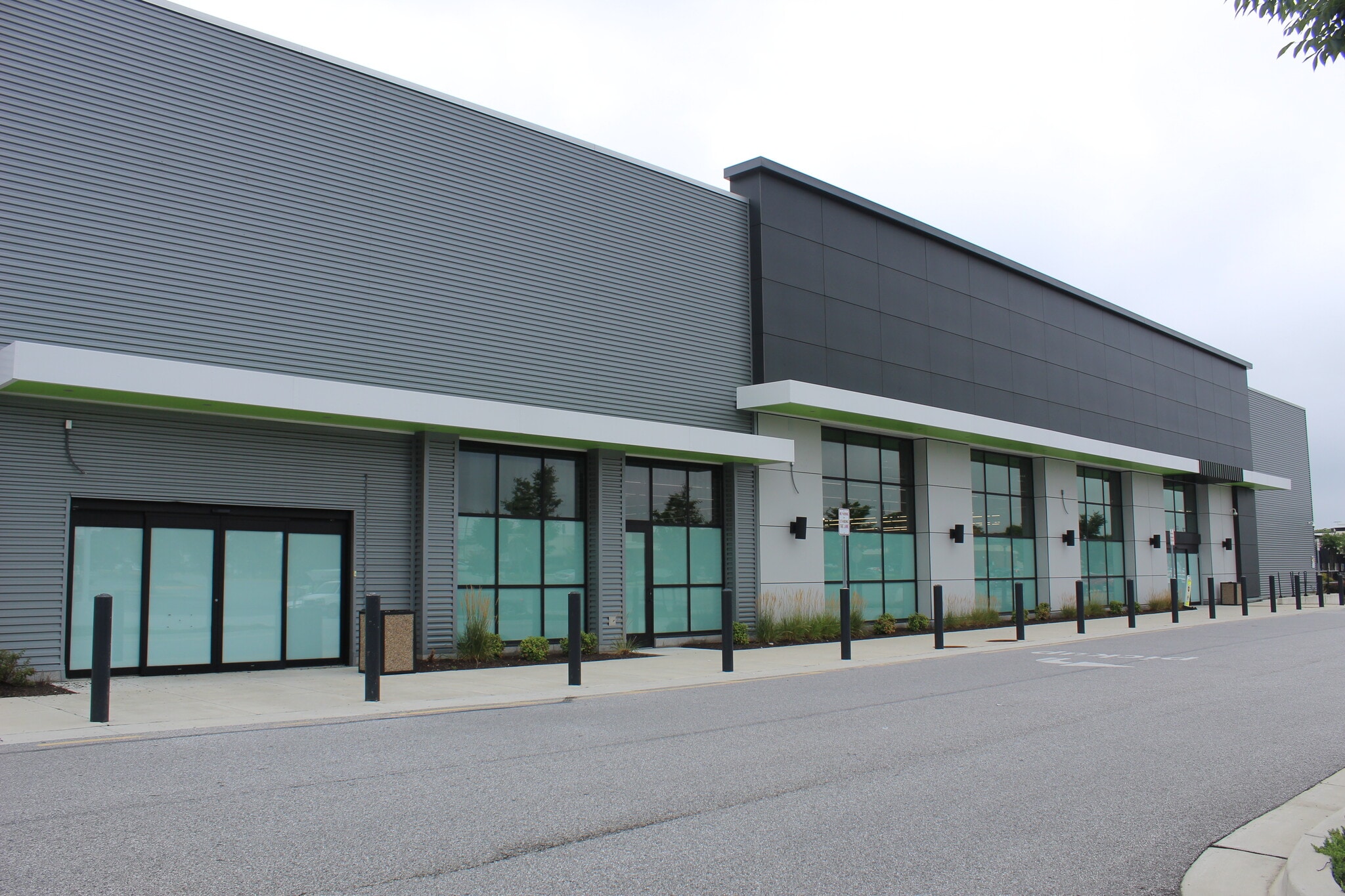 6711 Ritchie Hwy, Glen Burnie, MD à louer Photo du bâtiment- Image 1 de 24
