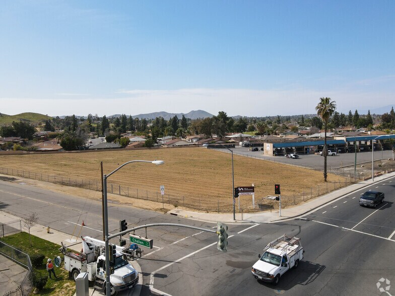 NWC Van Buren Blvd. & Challen Ave, Riverside, CA à vendre - Photo principale - Image 1 de 5