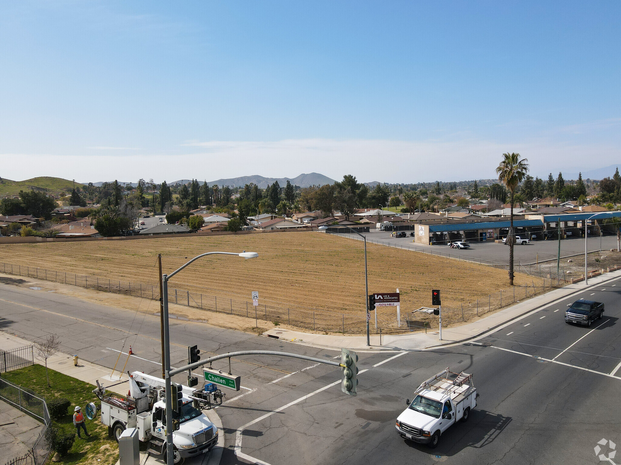 NWC Van Buren Blvd. & Challen Ave, Riverside, CA à louer Photo du b timent- Image 1 de 6